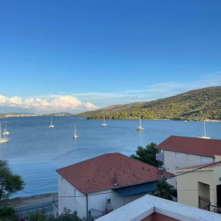 Hotel Apartman Jukic Marina Esterno foto