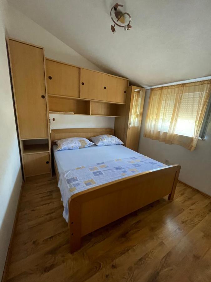 Hotel Apartman Jukic Marina Esterno foto
