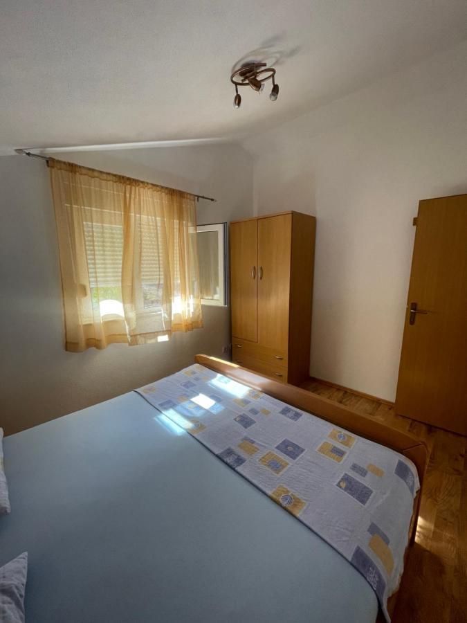 Hotel Apartman Jukic Marina Esterno foto