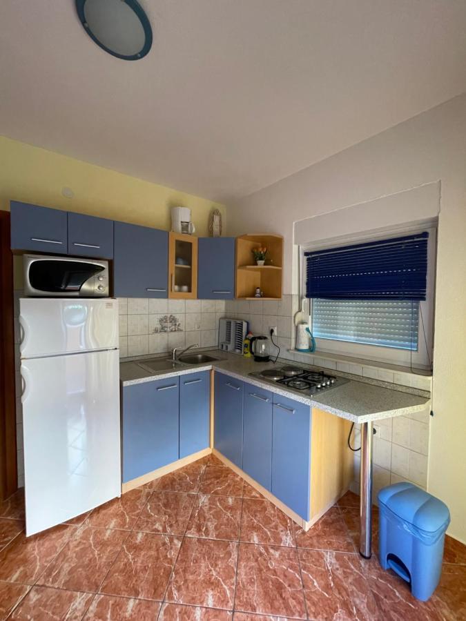 Hotel Apartman Jukic Marina Esterno foto