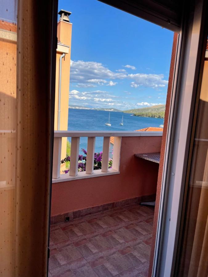 Hotel Apartman Jukic Marina Esterno foto