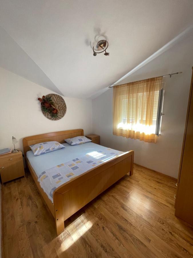 Hotel Apartman Jukic Marina Esterno foto