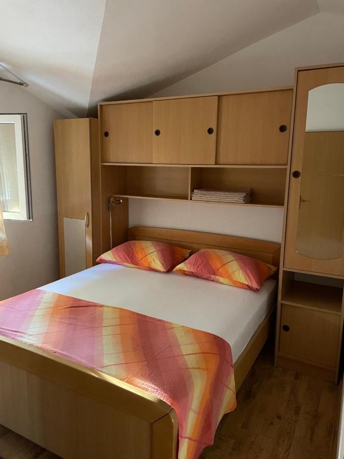 Hotel Apartman Jukic Marina Esterno foto