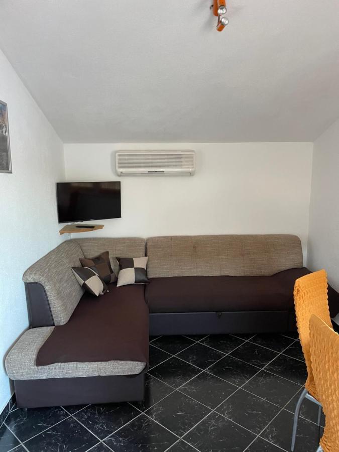 Hotel Apartman Jukic Marina Esterno foto